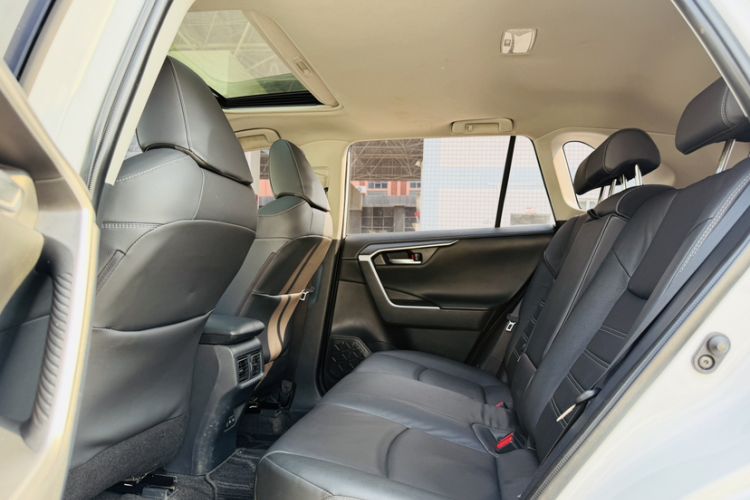 Used Toyota RAV4 2021 2.0L CVT Two-Wheel Drive Fashion PLUS Edition