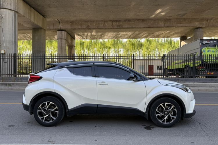Used Toyota C-HR 2020 2.0L Leading Edition Exterior 2