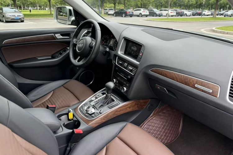 Used Audi Q5 2017 40 TFSI Comfort Model
