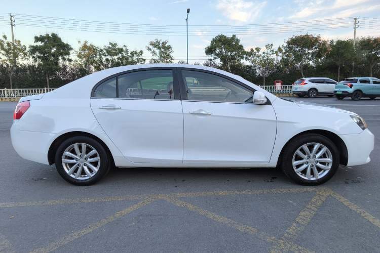 Used Geely Auto Classic Emgrand 2013 Sedan 1.8L CVT Prestige Model
