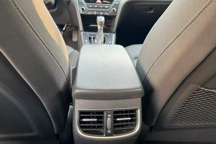 Used Hyundai Elantra (6th Generation / Lingdong) 2018 1.4T Dual-Clutch Xuan Dong · Dynamic Edition
