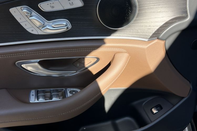 Used Mercedes-Benz E-Class 2021 E 300 L Sporty and Stylish Model
