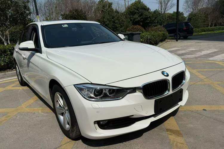 Used BMW 3 Series 2015 320i Luxury Line Stylish Edition
