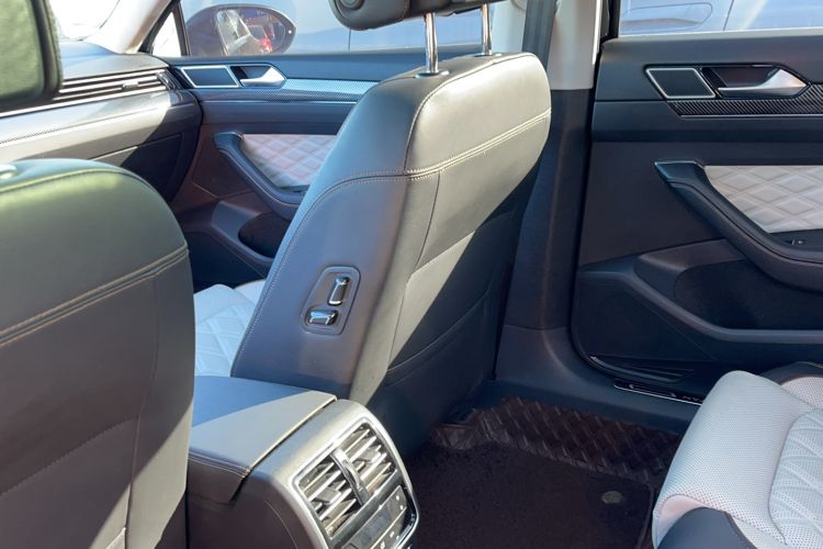 Used Volkswagen Magotan 2023 2 Million Units Commemorative Edition 330TSI DSG Luxury Version Interior 7