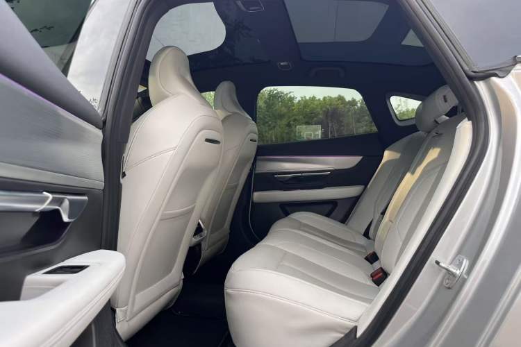 Used XPeng P7 2024 P7i 550 Max Interior 4