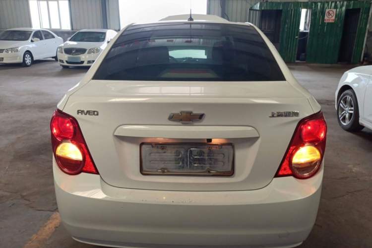 Used Chevrolet Aveo Sonic 2011 Sedan 1.4L MT SL