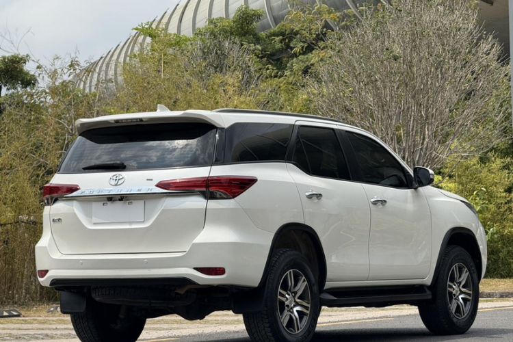 Used Toyota Fortuner 2016 2.7L Middle East Version Exterior 8