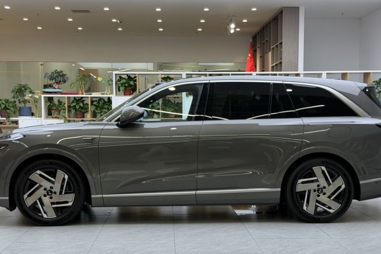 Used ONVO Luxeed L90 2025 Model—Max Six-Seater Version
