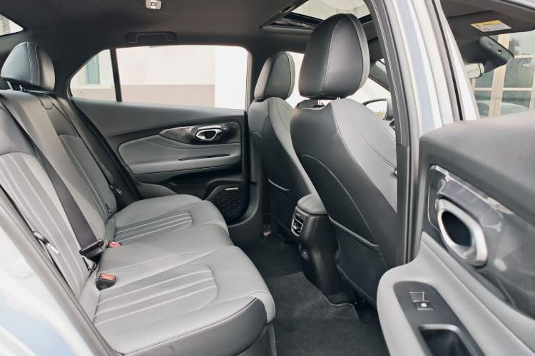 Used GAC Trumpchi EMPOW 2024 270T DCT Yingbao R-Style Edition
