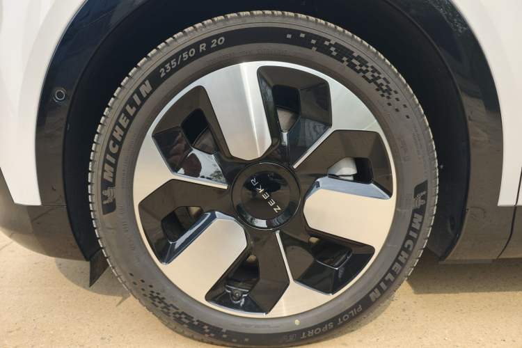 Used Zeekr MIX 2025 Intelligent Driving Version
