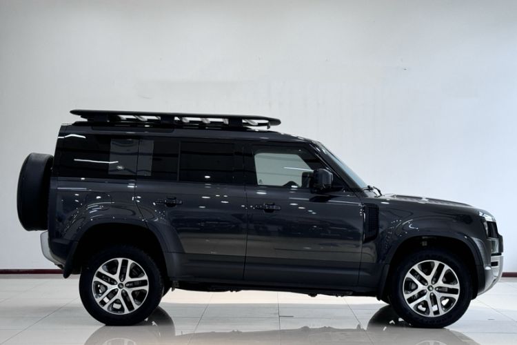 Used Land Rover Defender 2023 Facelift 110 3.0T P400 Dark Edition
