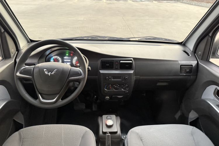 Used Wuling Rongguang EV 2022 Basic Passenger Bus Powered by Penghui Battery
