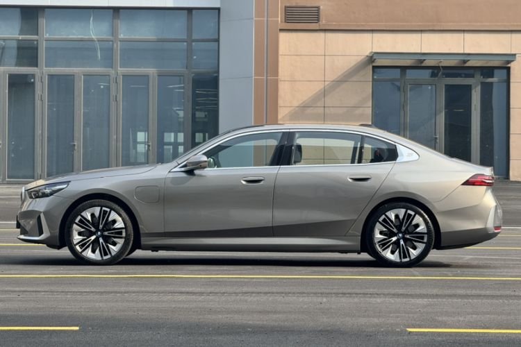 Used BMW i5 2024 eDrive 35L Prestige Luxury Package
