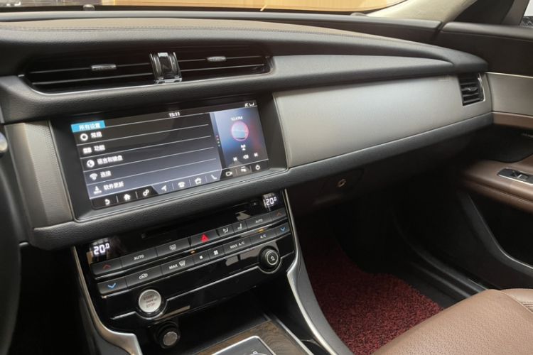 Used Jaguar XFL 2018 XFL 2.0T 250 PS Premium Edition
