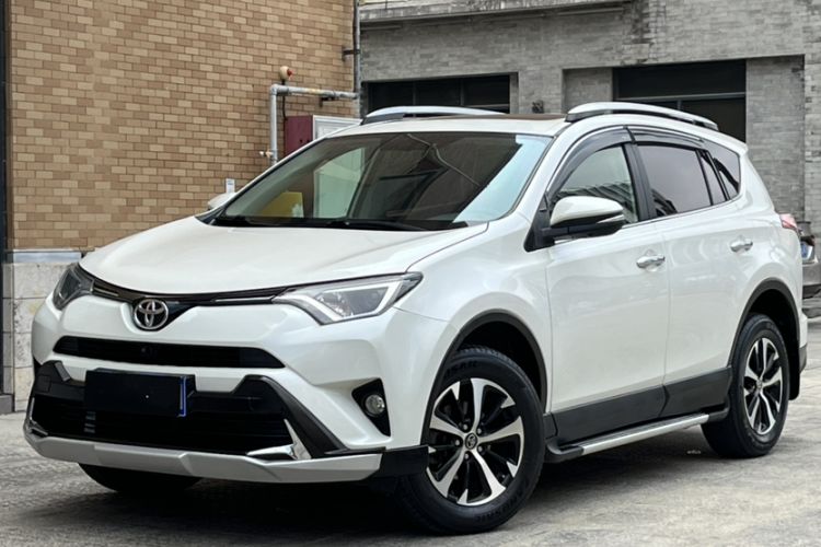 Used Toyota RAV4 2016 2.0L CVT Two-Wheel Drive Fashion Edition China V Standard