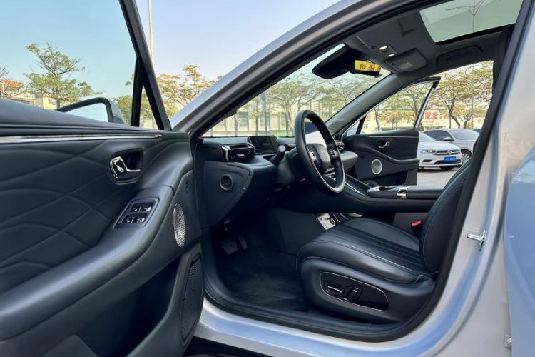 Used AION RT 2025 650 LiDAR Edition Interior 5