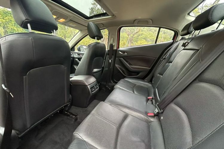 Used Mazda Mazda 3 Axela 2017 Sedan 2.0L Automatic Prestige Model China V Standard