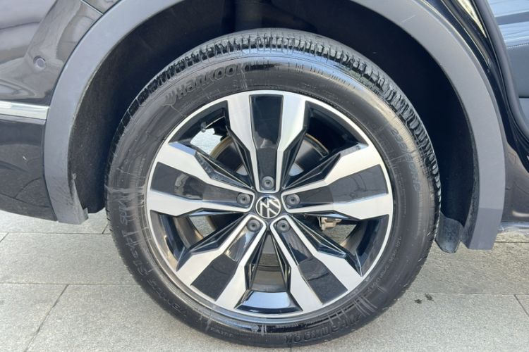 Used Volkswagen Tiguan L 2024 330TSI Automatic Two-Wheel Drive R-Line Enhanced Edition Exterior 6