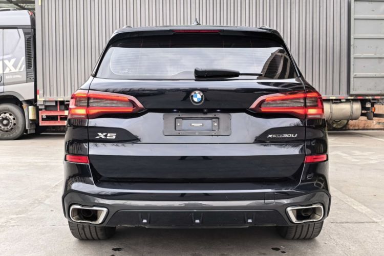 Used BMW X5 2022 xDrive 30Li Luxury M Sport Package