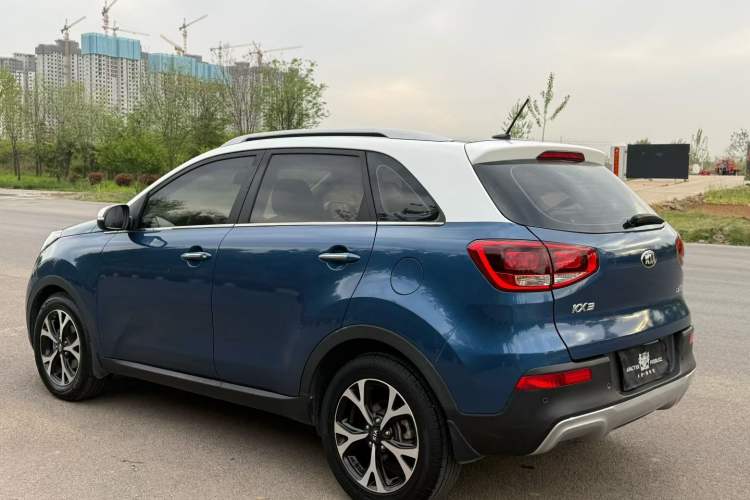 Used Kia KX3 2015 1.6L Automatic Two-Wheel Drive DLX Exterior 8