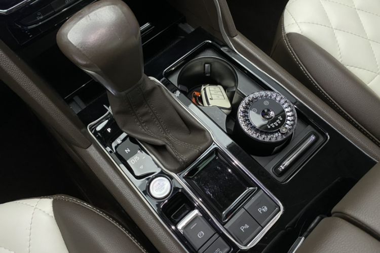 Used Volkswagen Viloran 2020 330TSI Business Edition Interior 10