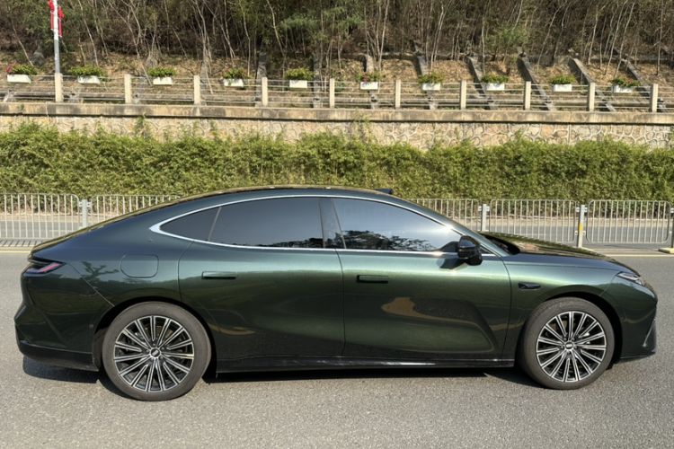 Used Geely Galaxy 8 2025 130km EM-P Starship Edition Exterior 7