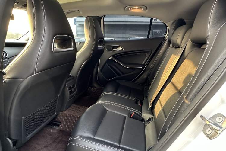 Used Mercedes-Benz GLA 2018 GLA 200 Sport Edition Interior 3