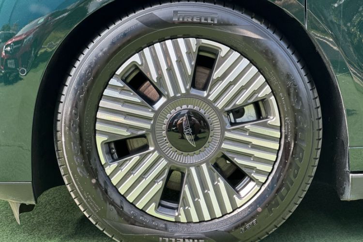 Used Geely Galaxy LEVC L380 2024 140-Degree 6-Seater All-Wheel-Drive Ultra Exterior 12