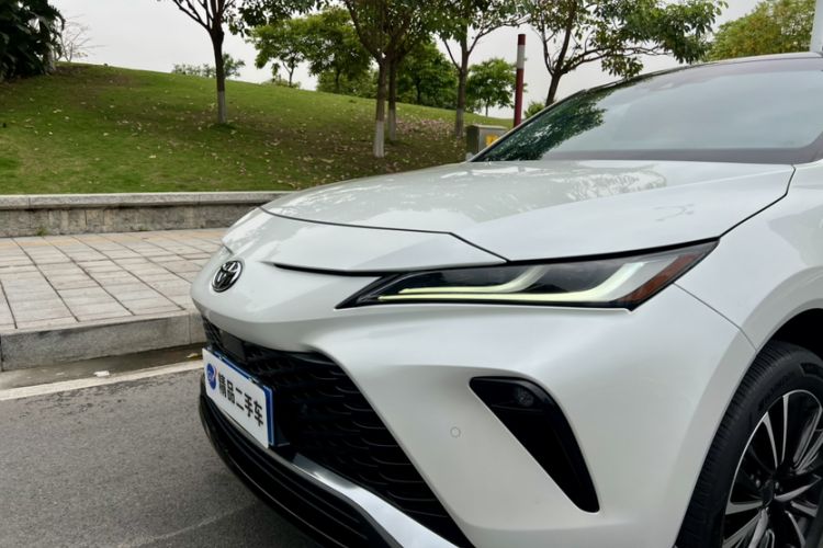 Used Toyota Venza 2022 2.0L CVT Two-Wheel Drive Prestige Edition Exterior 3