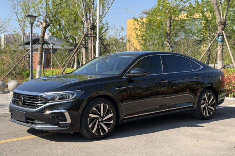 Used Volkswagen Passat 2023 Facelift 330TSI Luxury Edition