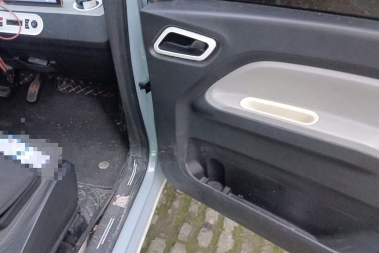 Used Wuling Hongguang MINIEV 2020 Enjoyment Model Lithium Iron Phosphate Interior 3