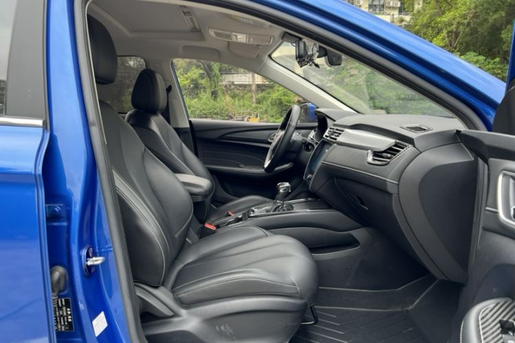 Used Roewe i5 2020 1.5L Automatic 4G Connect Luxury Flagship Edition Interior 4