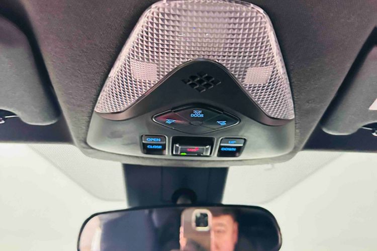 Used Toyota C-HR EV 2020 Luxury Sunroof Edition Interior 1