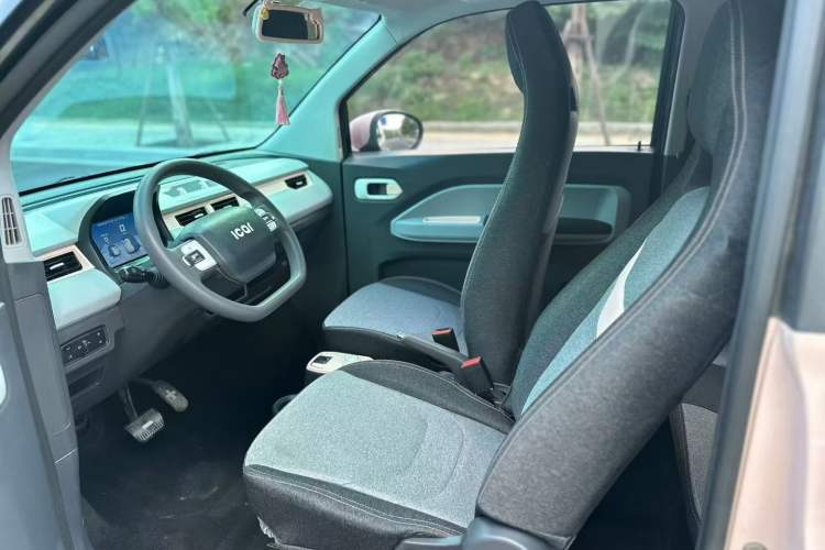 Used Chery New Energy QQ Ice Cream 2022 170km Sundae Phosphate Lithium-Ion Interior 2