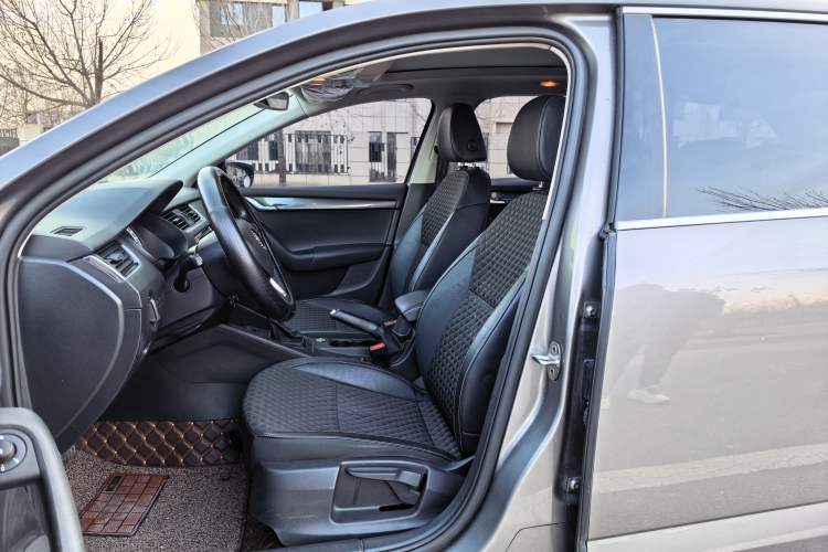 Used Skoda Octavia 2018 Station Wagon TSI230 DSG Luxury Edition
