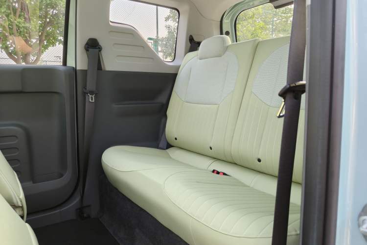 Used Geely Galaxy Panda 2023 Panda Mini New Year Edition Treasure Bear Interior 1