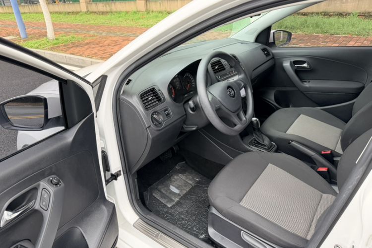 Used Volkswagen Polo 2018 1.5L Automatic Advanced Driving Model Interior 1