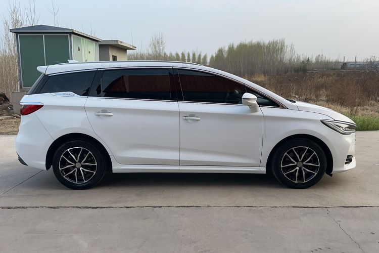 Used BYD Song MAX 2017 1.5T Automatic Smart Connect Elite 7-Seater
