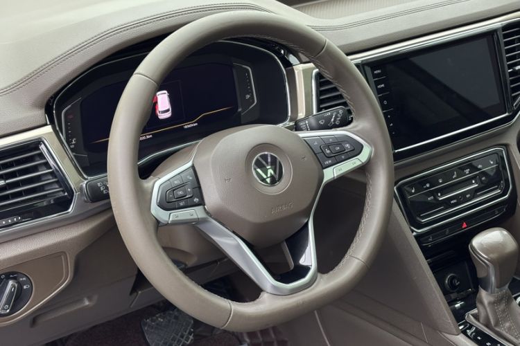 Used Volkswagen Viloran 2020 330TSI Luxury Edition
