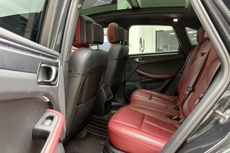 Used Porsche Macan 2022 Macan 2.0T
