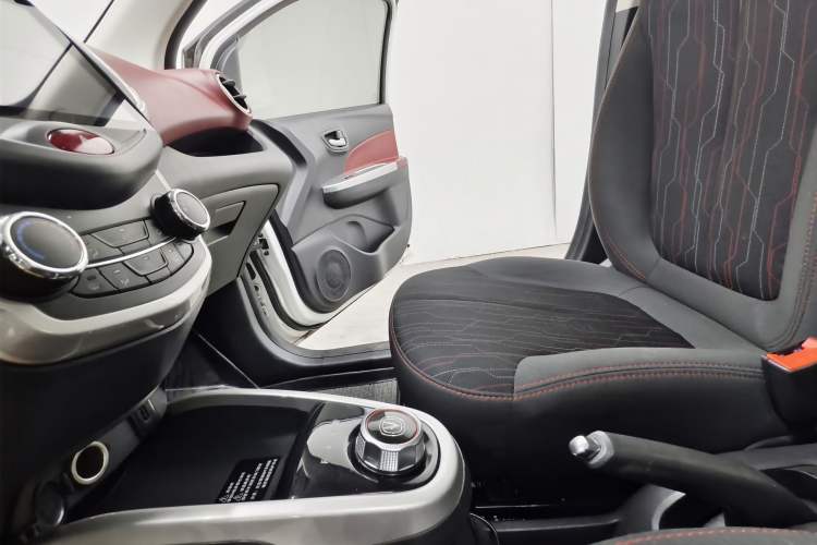 Used CHANGAN Benni 2015 1.4L IMT Sunroof Version China IV Standard
