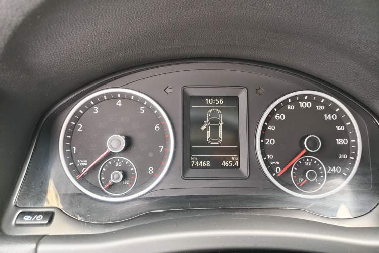 Used Volkswagen Tiguan 2016 300TSI Automatic All-Wheel Drive Fashion Vision Edition Odometer Close Up