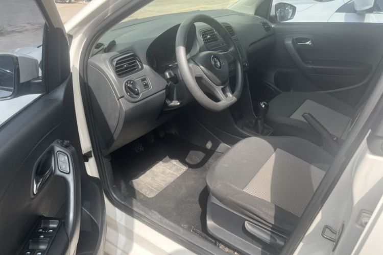 Used Volkswagen Polo 2014 1.4L Manual Fashion Edition