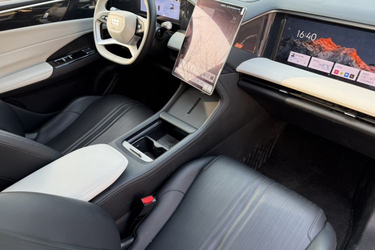 Used Geely Galaxy L7 2024 1.5T 115 km PLUS Dragon Edition