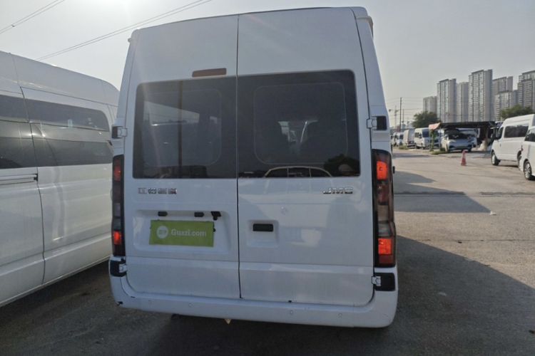 Used JMC Fushun 2025 2.0T 6MT Diesel Mid-Drive Mid-Roof Commercial Multi-Purpose 7-Seater Passenger Vehicle
