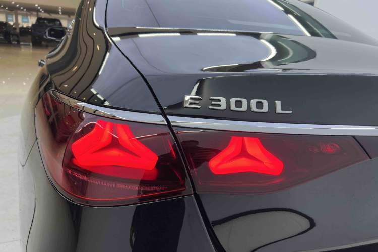 Used Mercedes-Benz E-Class 2024 Facelift E 300 L Fashion Sport Edition
