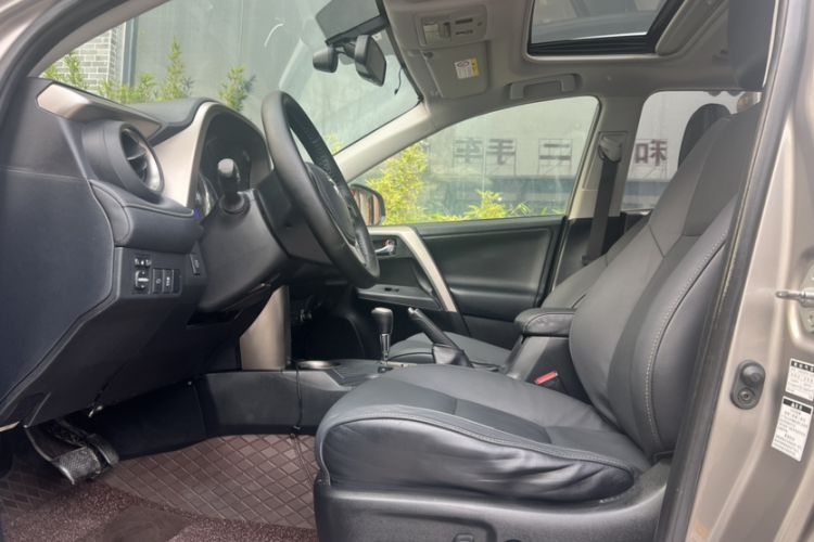 Used Toyota RAV4 2015 2.5L Automatic 4x4 Luxury Edition
