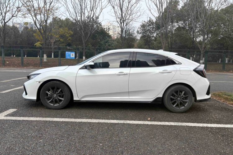 Used Honda Civic 2021 HATCHBACK 220TURBO CVT New Trendsetter
