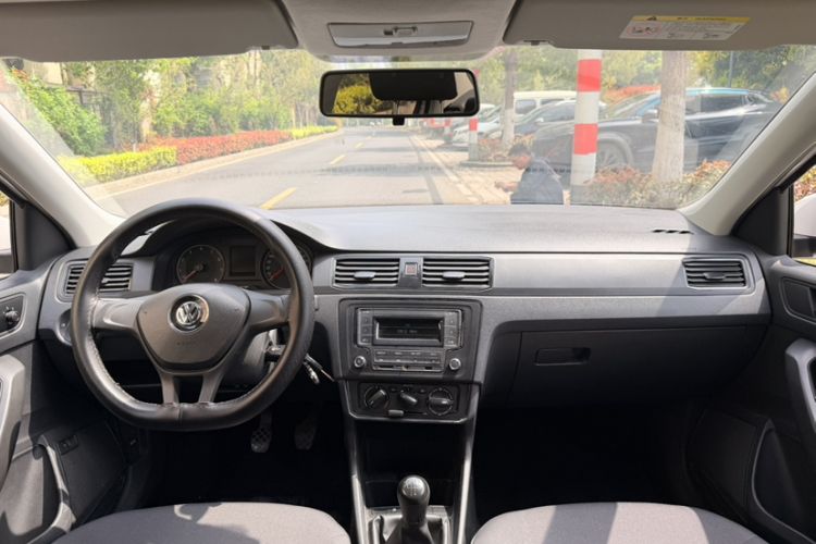 Used Volkswagen Santana 2019 1.5L Manual Fashion Edition China VI Standard Interior 4