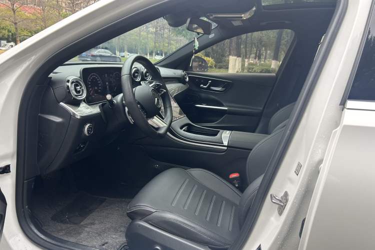 Used Mercedes-Benz C-Class 2024 Second Facelift C 260 L Sport Edition Interior 2